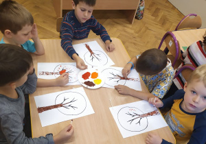 malowanie patyczkami