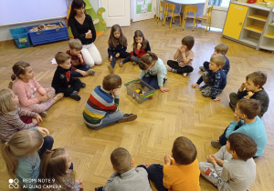 zabawa błyskotliwa wrona