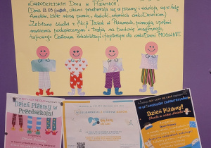 Plakat wykonany ręcznie przez dzieci dotyczący Dnia Piżamy