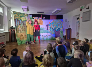 Na jesiennym liściu – teatrzyk Dur Moll w naszym przedszkolu