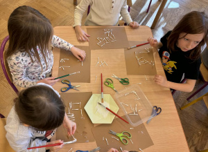 Dzień Dinozaura w grupie Króliczków